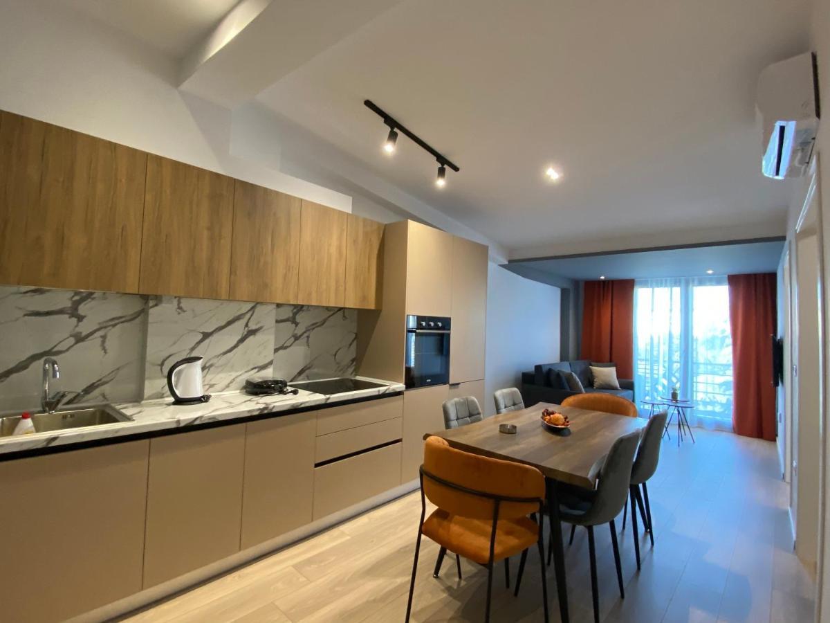 Brand New Apts Located At The City'S Main Square-100 Mbs Wifi Durres Exterior photo