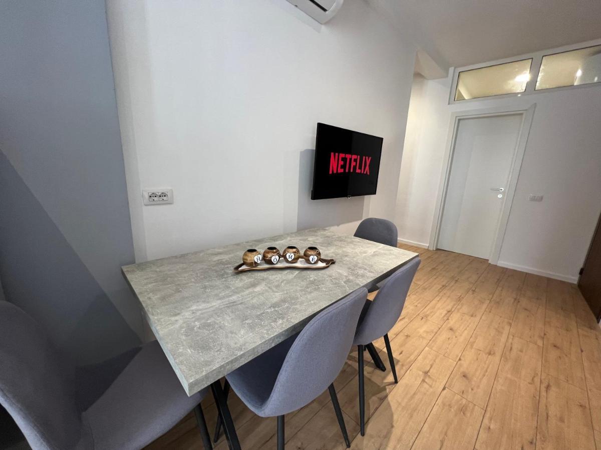 Brand New Apts Located At The City'S Main Square-100 Mbs Wifi Durres Exterior photo